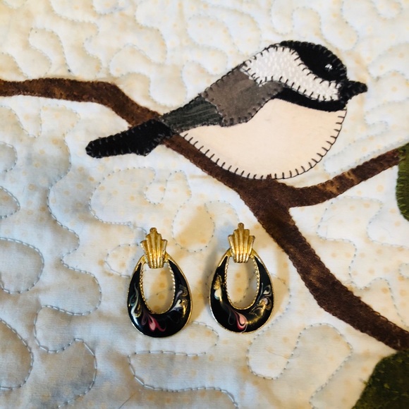 Vintage Earrings, Gold & Black Swirls, Studs - Picture 4 of 12